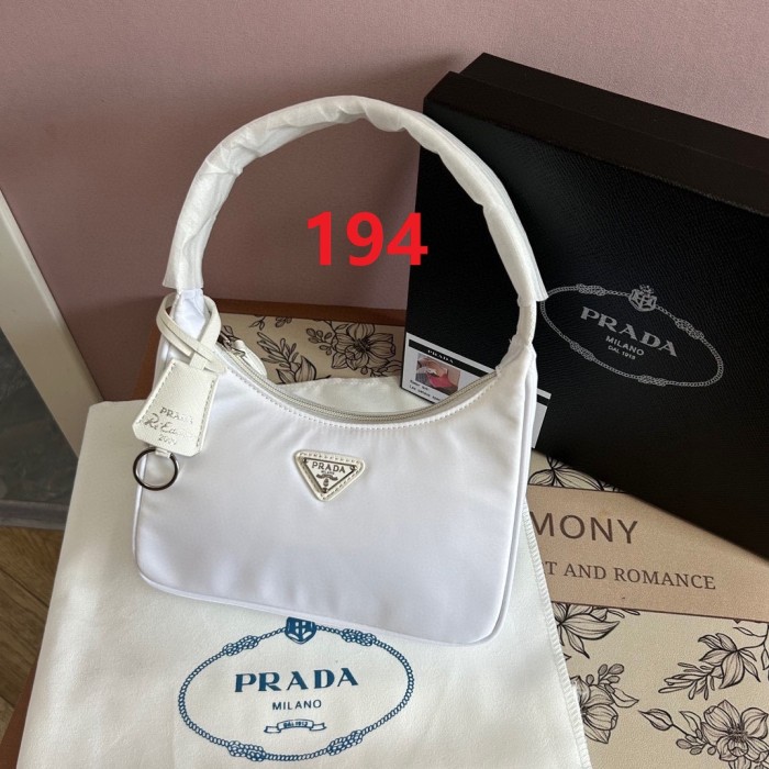Nylon bag ,budget ,size 20cm,no box,  B35-191-196