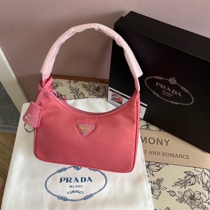 Nylon bag ,budget ,size 20cm,no box,  B35-191-196