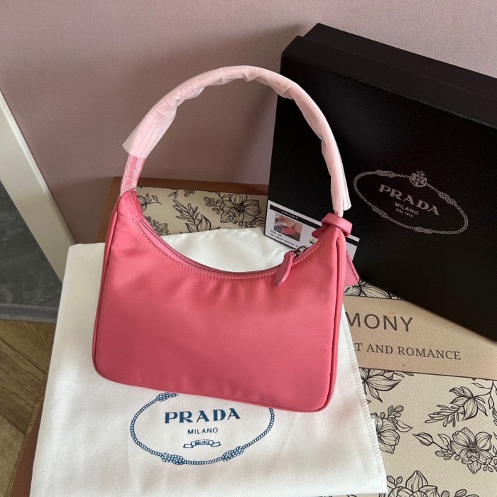 Nylon bag ,budget ,size 20cm,no box,  B35-191-196