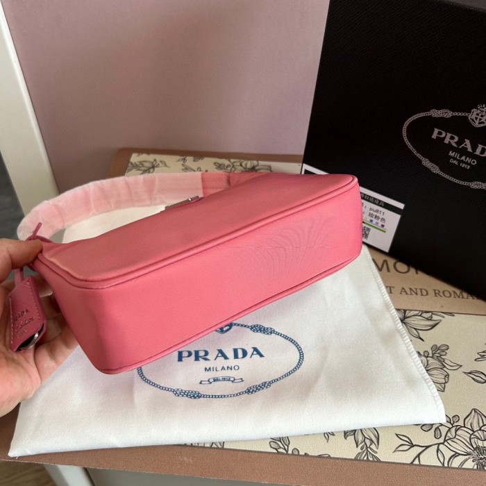 Nylon bag ,budget ,size 20cm,no box,  B35-191-196
