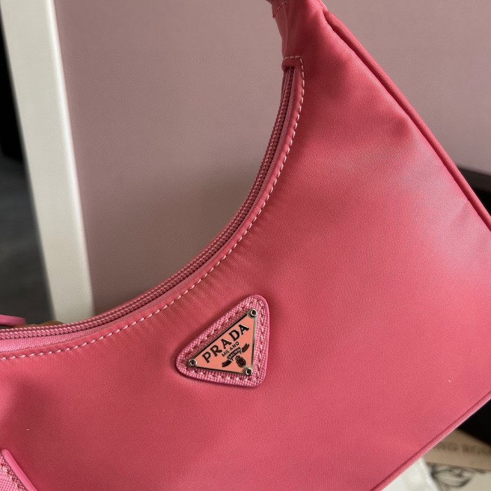 Nylon bag ,budget ,size 20cm,no box,  B35-191-196