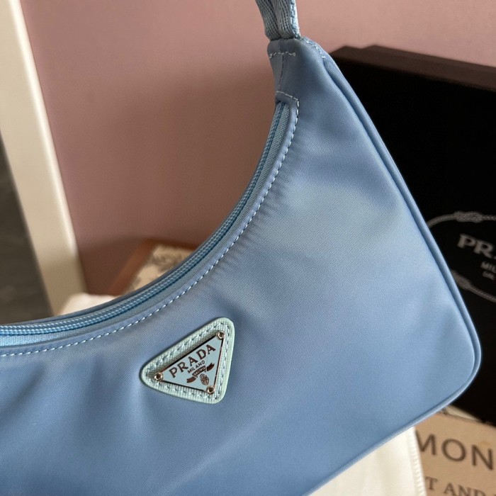 Nylon bag ,budget ,size 20cm,no box,  B35-191-196