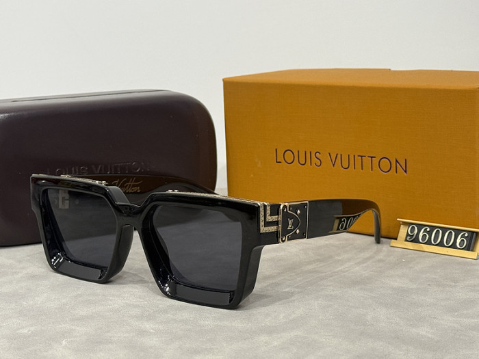Blue light blocking sunglasses with the box and case ,G25-1231-1244