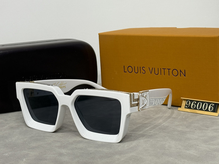Blue light blocking sunglasses with the box and case ,G25-1231-1244