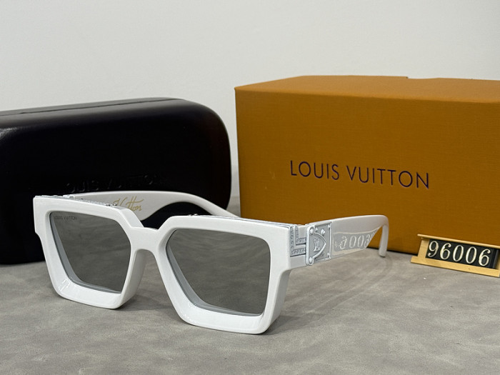 Blue light blocking sunglasses with the box and case ,G25-1231-1244