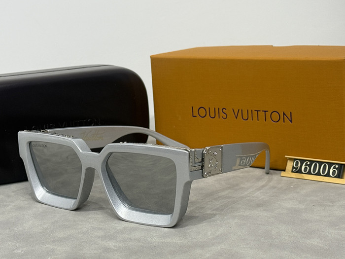 Blue light blocking sunglasses with the box and case ,G25-1231-1244