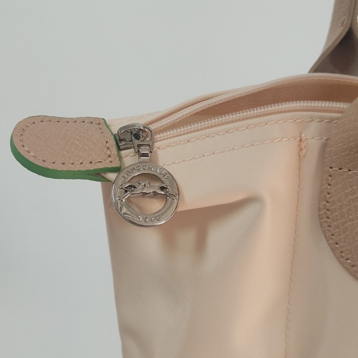 Nylon bag，budget,size 23x14x22cm or 28x15.5x26.5cm or 31x19x30cm, B28-123-151