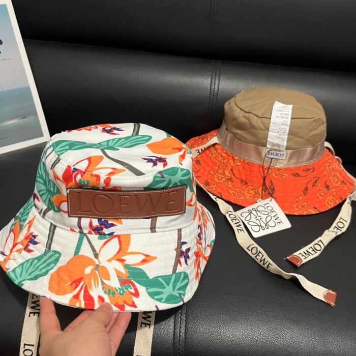 Fashion hat for women ,no box. HX25-19-24