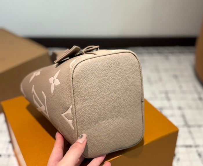 Split leather bag ,3A , size 19x18x12cm,no box,  B68-86-88