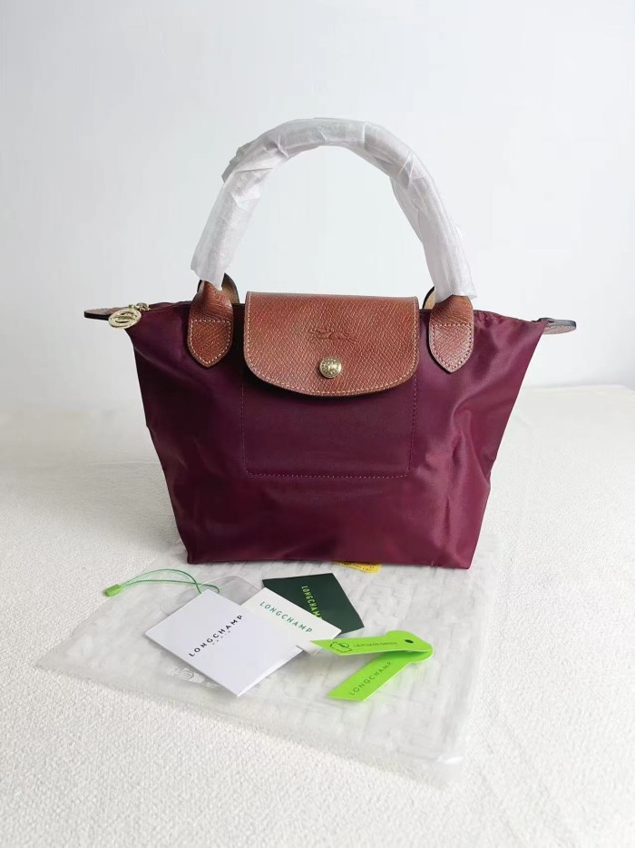 Nylon bag，budget,size 23x14x22cm or 28x15.5x26.5cm or 31x19x30cm, B28-123-151
