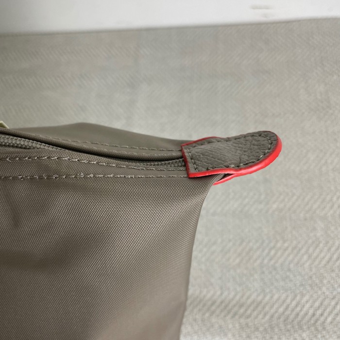 Nylon bag，budget,size 23x14x22cm or 28x15.5x26.5cm or 31x19x30cm, B28-123-151