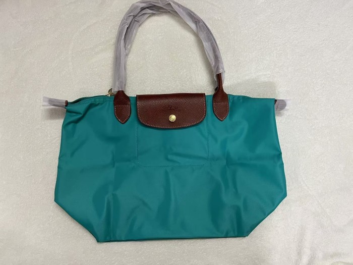 Nylon bag，budget,size 23x14x22cm or 28x15.5x26.5cm or 31x19x30cm, B28-123-151