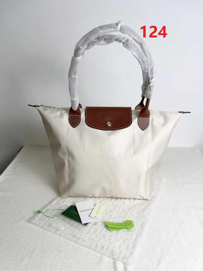 Nylon bag，budget,size 23x14x22cm or 28x15.5x26.5cm or 31x19x30cm, B28-123-151