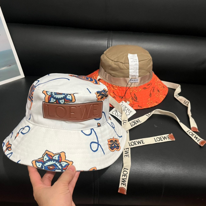 Fashion hat for women ,no box. HX25-19-24