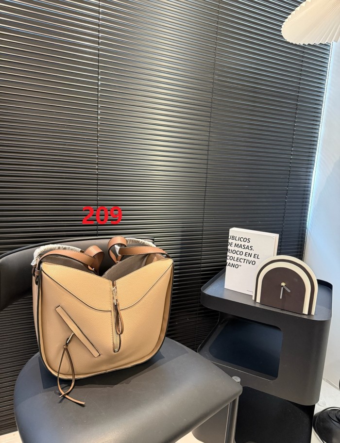 Split leather bag ,3A ,size 29x25cm,no box,  B75-205-212