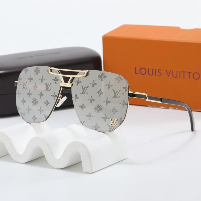 Blue light blocking sunglasses with the box and case ,G25-1330-1336