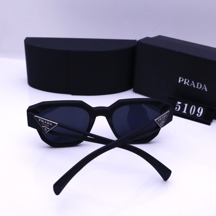 Blue light blocking sunglasses with the box and case ,G25-1358-1362