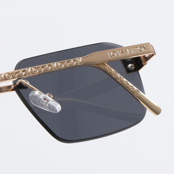 Blue light blocking sunglasses with the box and case ,G25-1323-1329