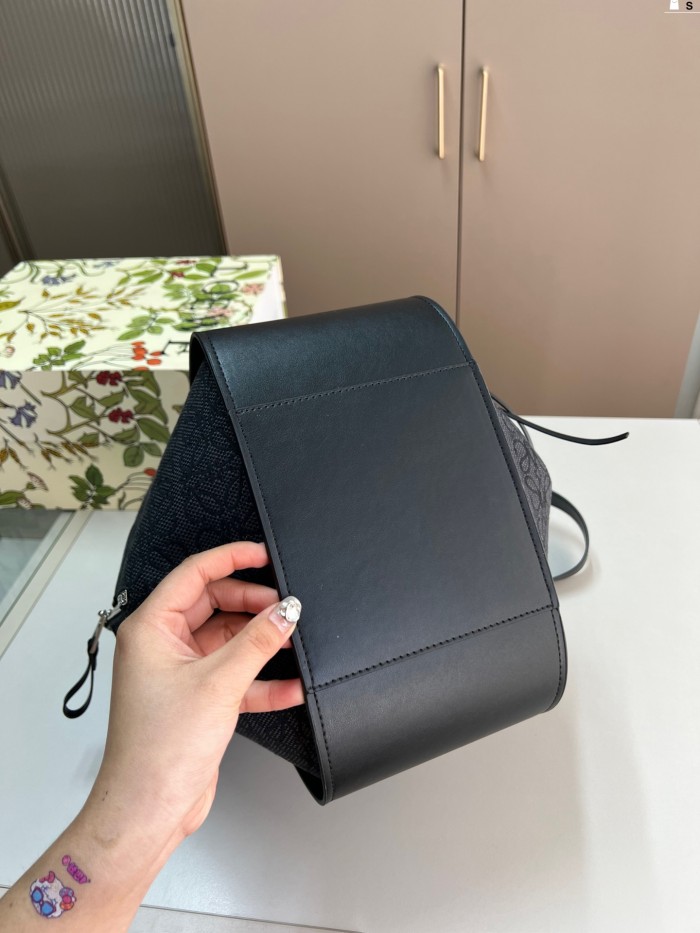 Split leather bag ,4A , size 28x17cm,no box,  B80-16-20