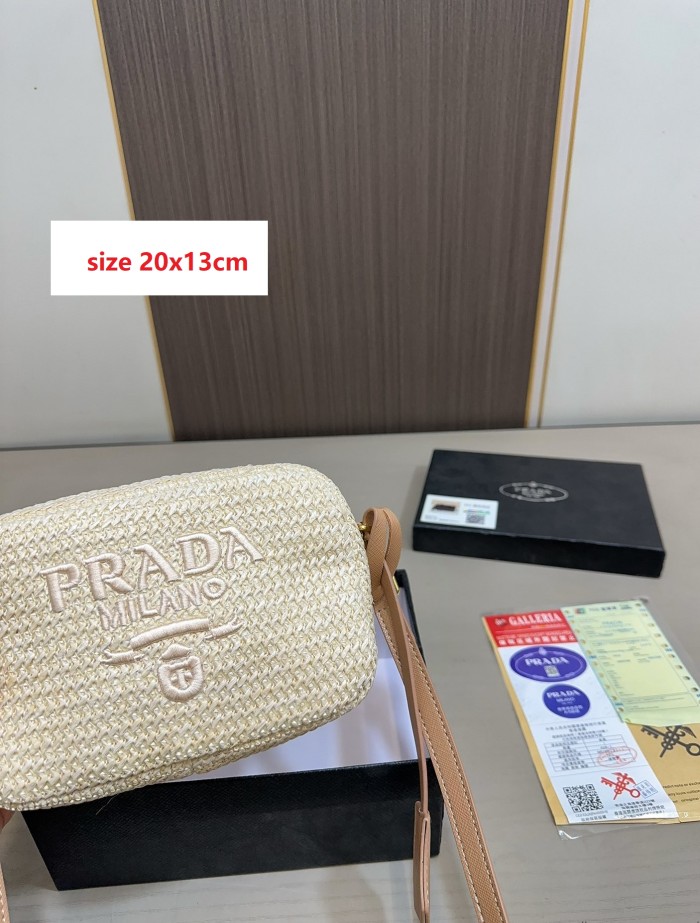 Woven raffia bag ,4A ,size 20x13cm, no box,  B68-107