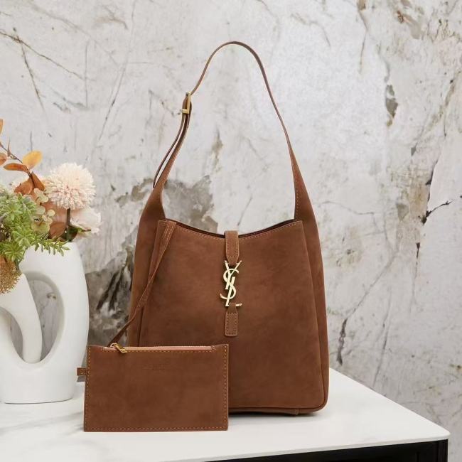 Leather bag ,5A ,size 29*29*12cm,no box,  B110-41