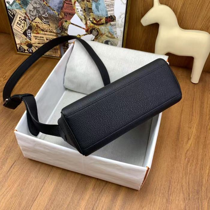Leather  bag ,mirror quality , size  25cm ,with box, B350-1