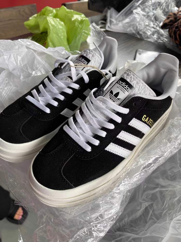 Women sneaker shoes, with box, size 35.5-42, SS60-459-673
