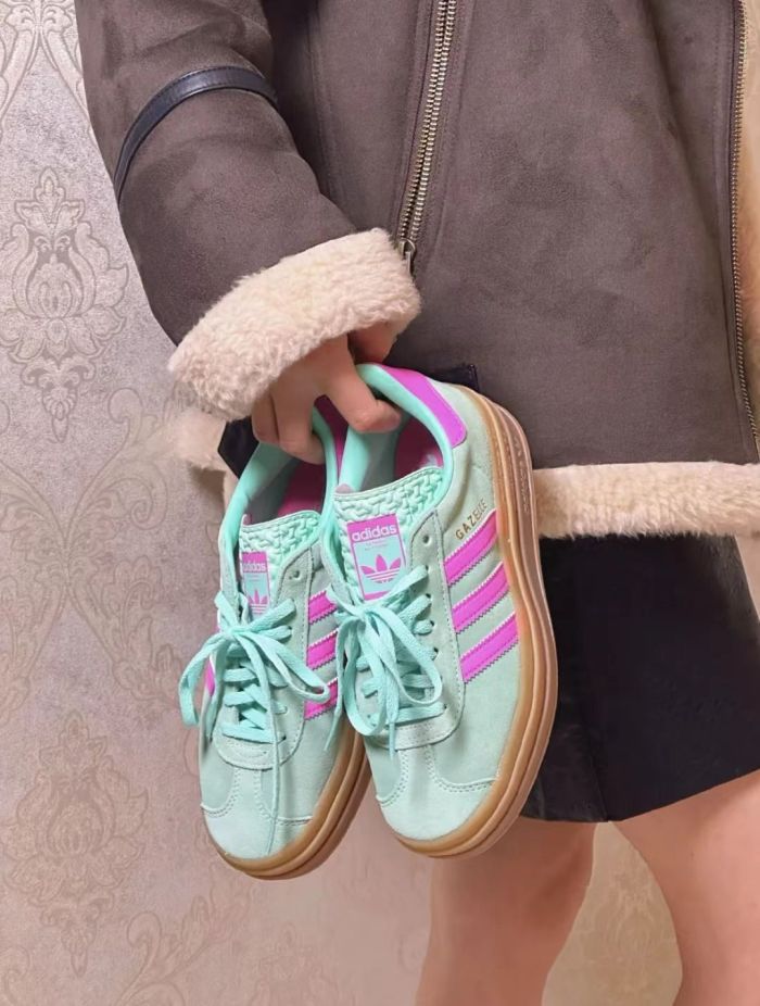 Women sneaker shoes, with box, size 35.5-42, SS60-459-673