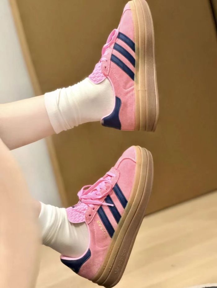 Women sneaker shoes, with box, size 35.5-42, SS60-459-673