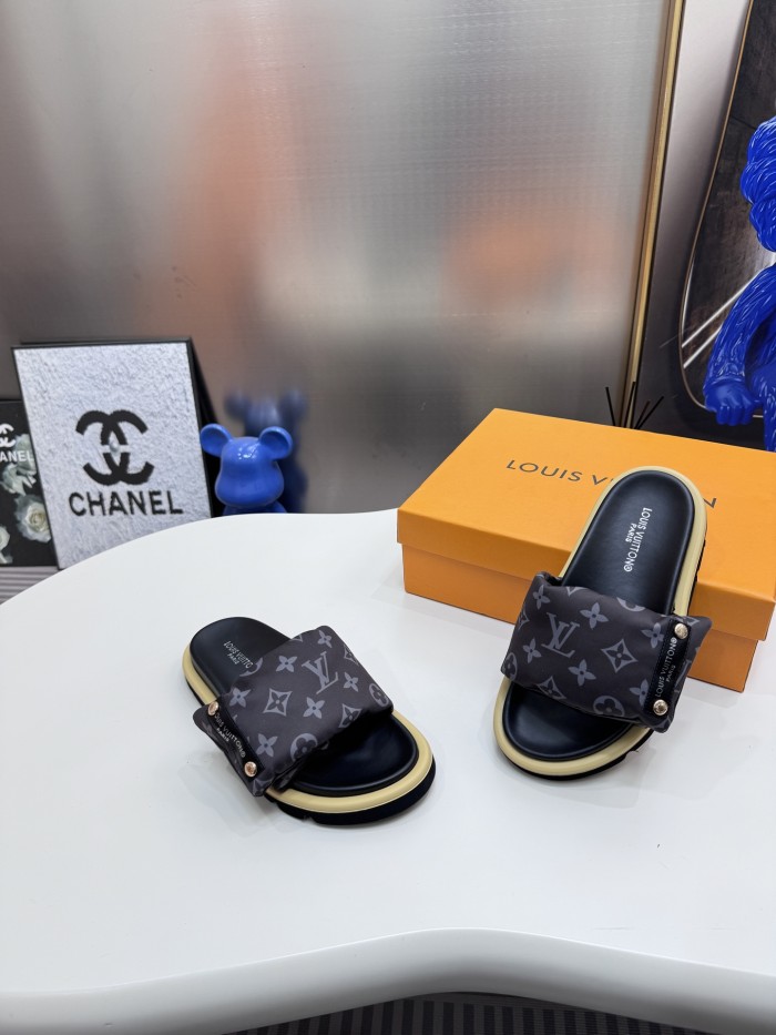 Women  flat slippers shoes,,size 35-40, SS60-352-357