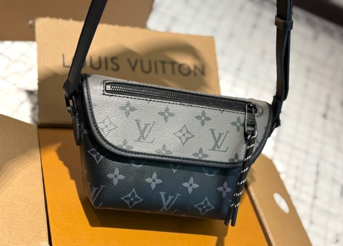 Split leather bag ,3A ,size 15x14cm, no box,  B68-112-113
