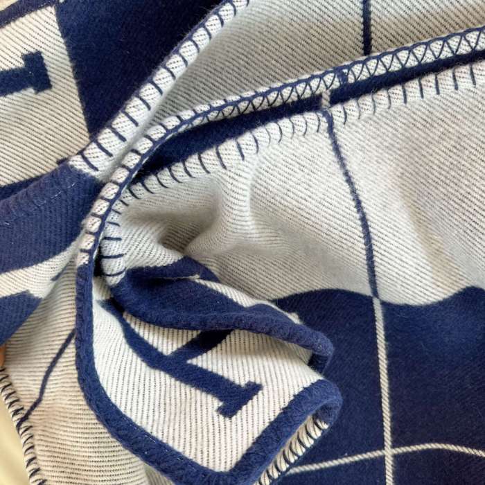 Wool blanket size 140-175cm--weight 800g,  pillowcase not including the pillow core ,size 45*45cm--weight 175g, SF55-1-12