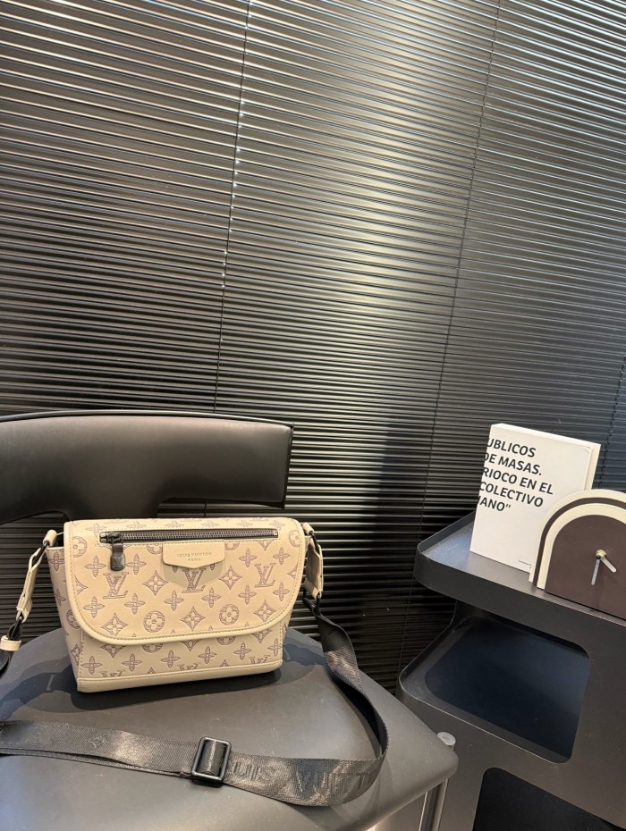 Split leather bag ,3A ,size 22x19cm, no box,  B68-110