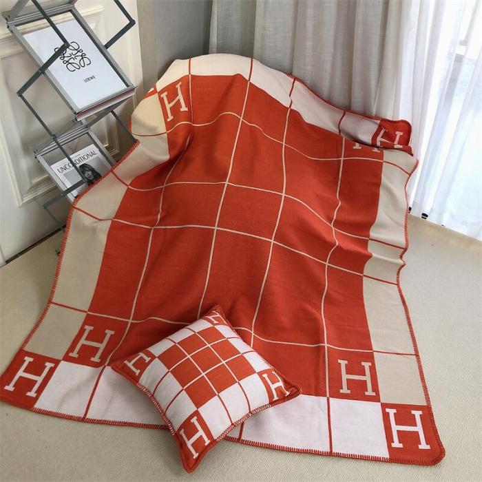 Wool blanket size 140-175cm--weight 800g,  pillowcase not including the pillow core ,size 45*45cm--weight 175g, SF55-1-12