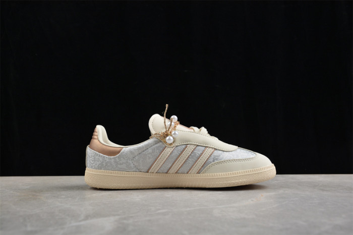Women runner sneaker shoes,  with box,size 36-41，SS60-3015