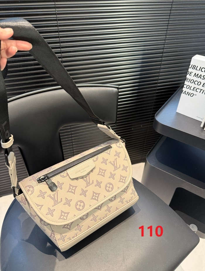 Split leather bag ,3A ,size 22x19cm, no box,  B68-110