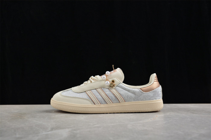 Women runner sneaker shoes,  with box,size 36-41，SS60-3015