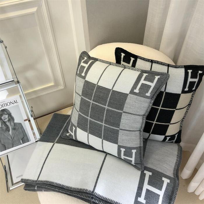 Wool blanket size 140-175cm--weight 800g,  pillowcase not including the pillow core ,size 45*45cm--weight 175g, SF55-1-12