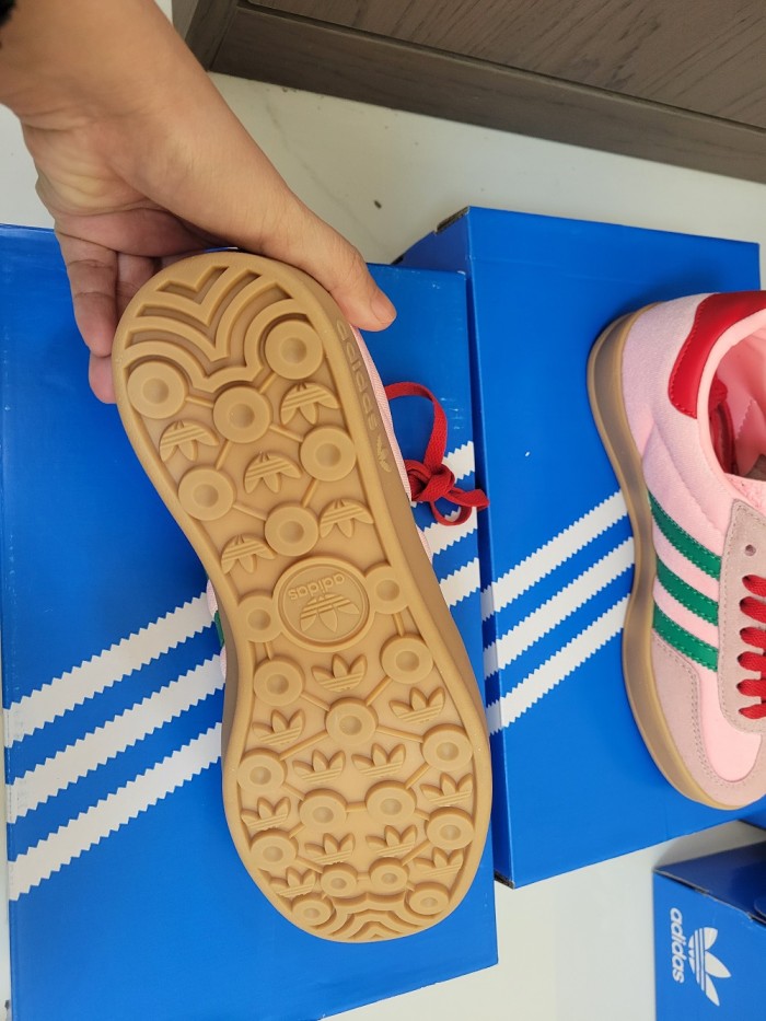 Women runner sneaker shoes,  with box,size 36-40，SS60-112