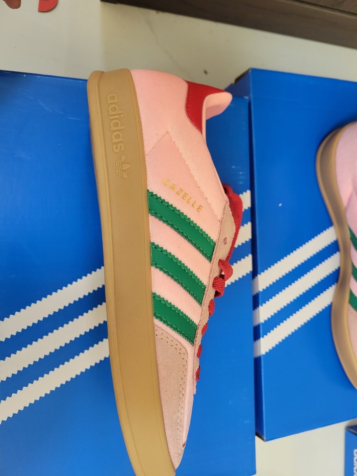 Women runner sneaker shoes,  with box,size 36-40，SS60-112