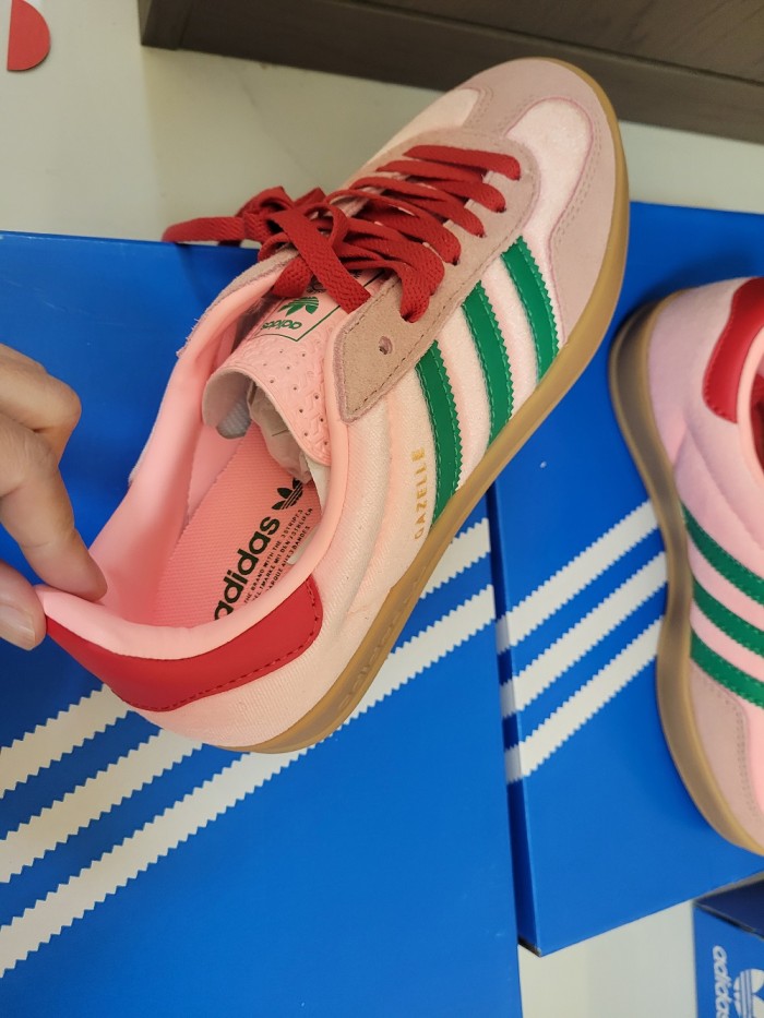 Women runner sneaker shoes,  with box,size 36-40，SS60-112