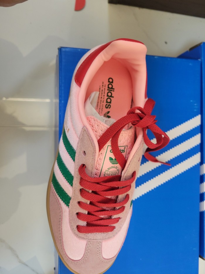 Women runner sneaker shoes,  with box,size 36-40，SS60-112