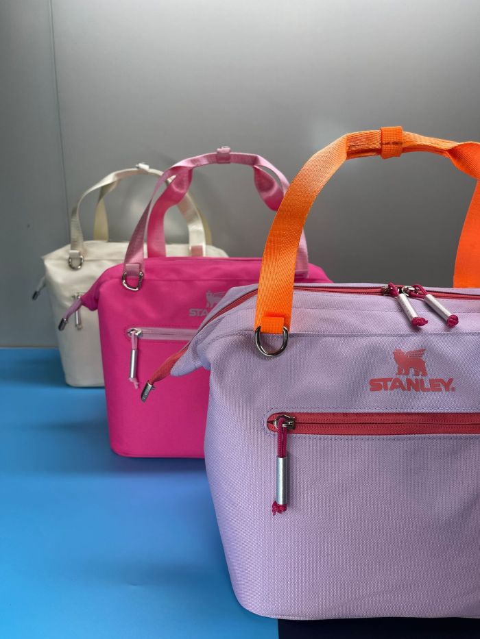 Outdoor waterproof portable travel bag and lunch bag,size 24*21cm,B50-27-35