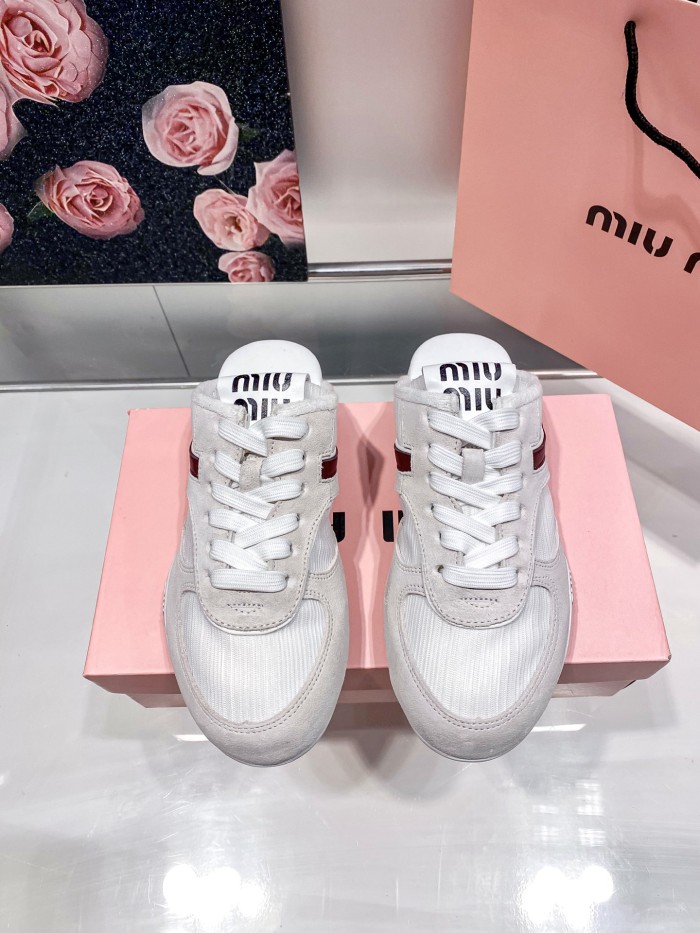 Women flat shoes,size 35-40, with box，SS70-219