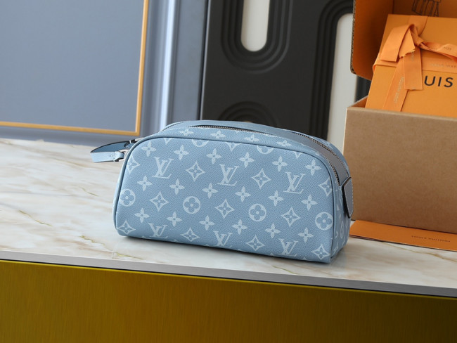 Split leather bag ,4A , size 28*15*16.5 cm, no box, B68-128