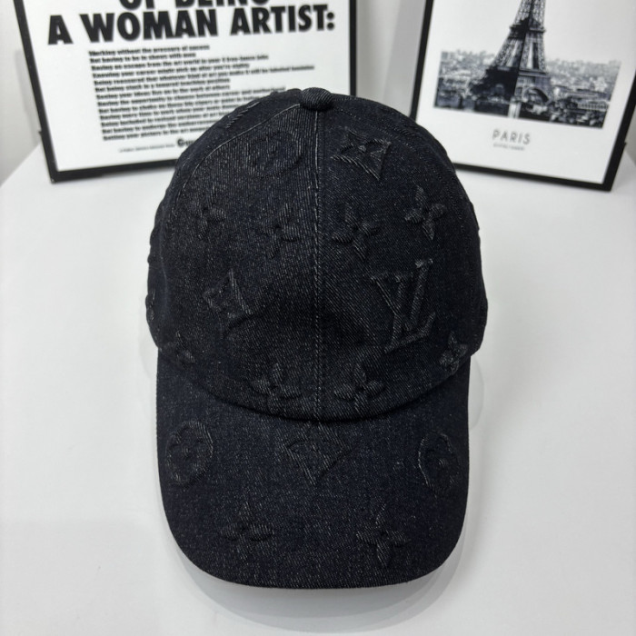 Fashion hat ,no box. HX25-78-80