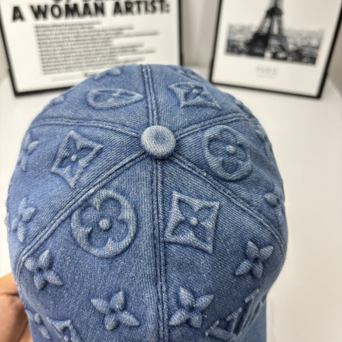Fashion hat ,no box. HX25-78-80