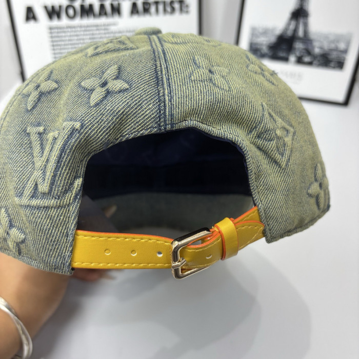 Fashion hat ,no box. HX25-78-80