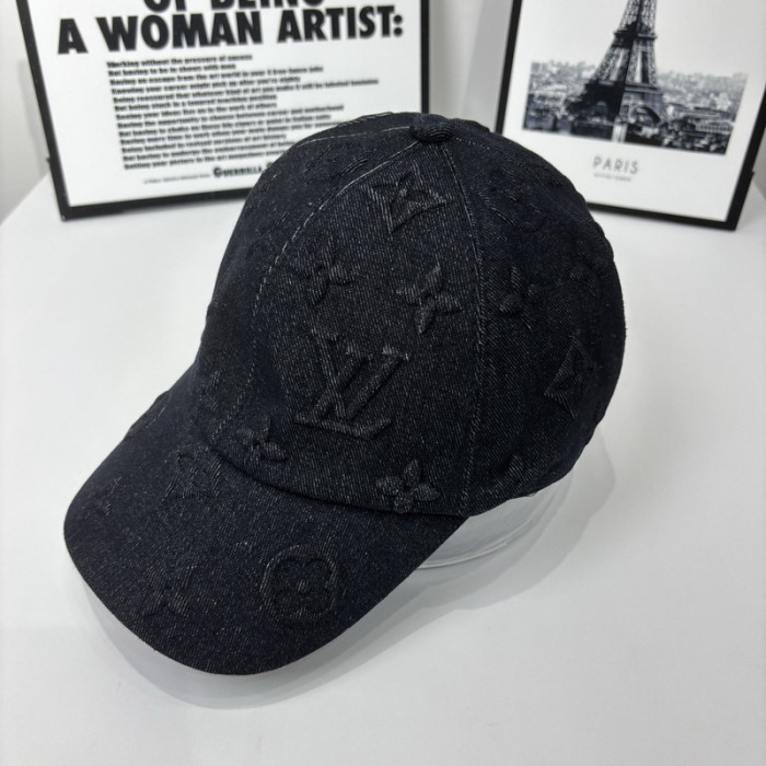 Fashion hat ,no box. HX25-78-80