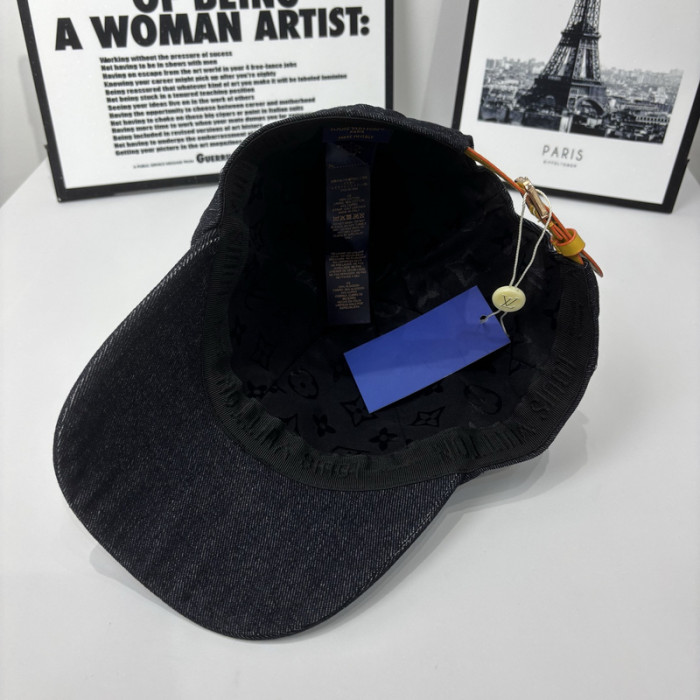 Fashion hat ,no box. HX25-78-80